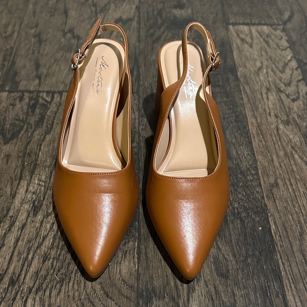 Women's Tan Pointed Slingback Heels